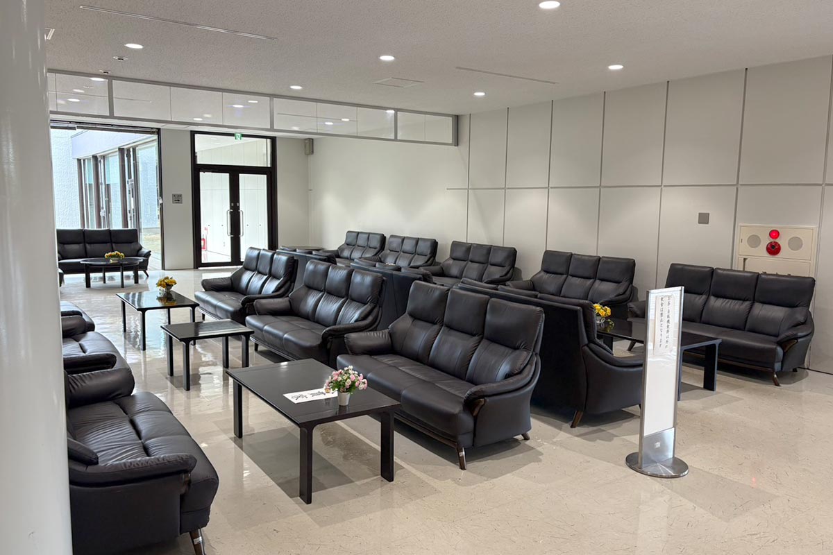 浦和斎場のロビー